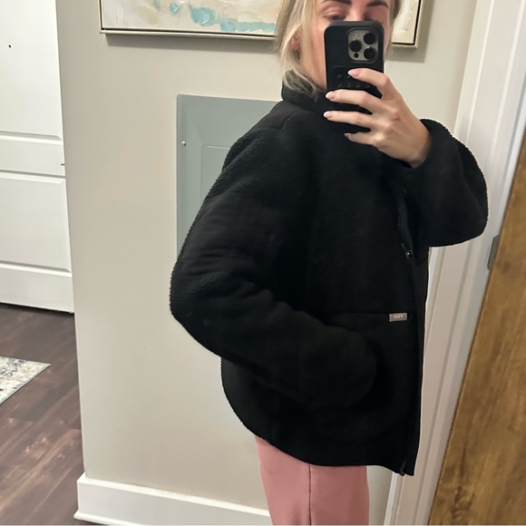 Figs On Shift Sherpa Scrub Jacket - Picture 10 of 10